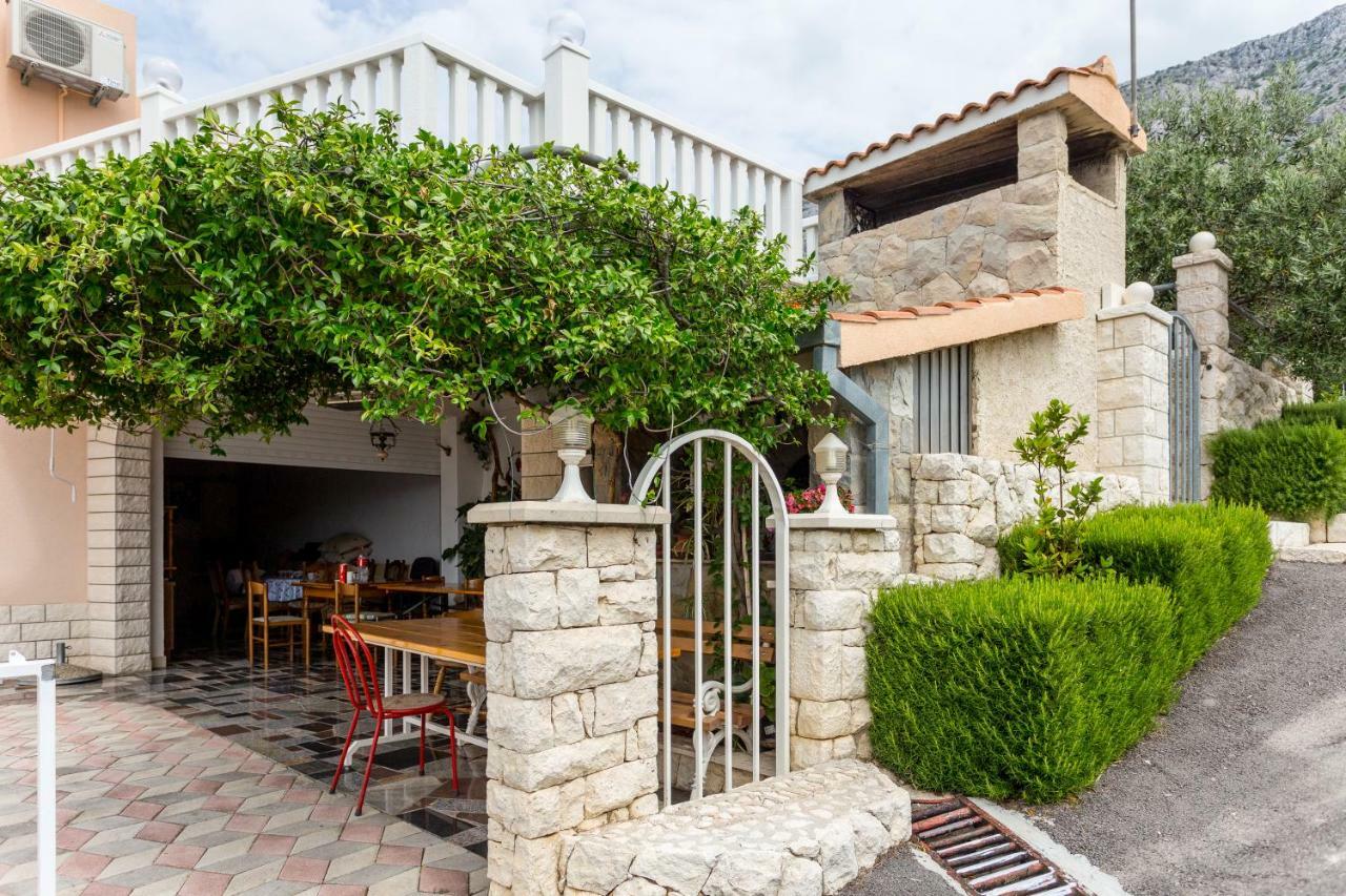 Apartments Iva Brstilo Omiš Exterior foto